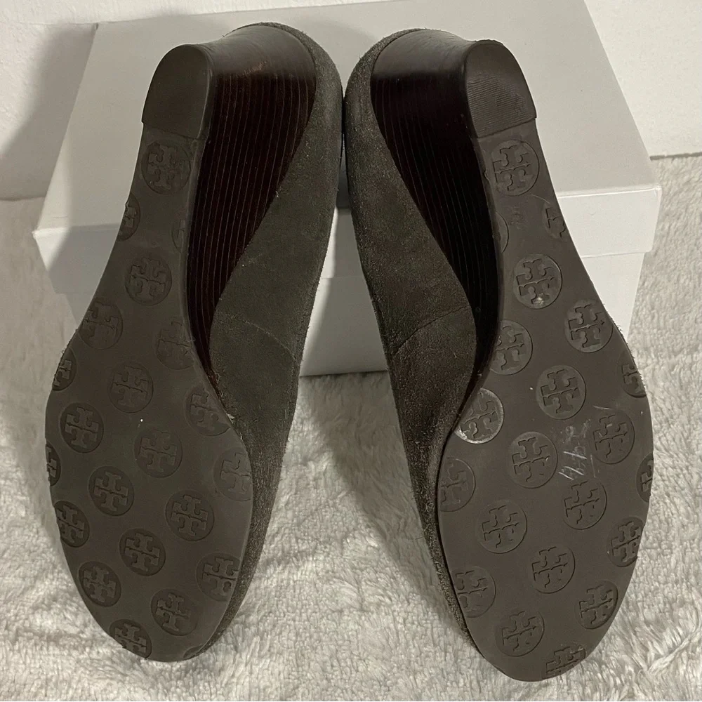 Tory Burch Sally Spilt Suede Wedge Heels Women’s Size 10M Elephant Gray
